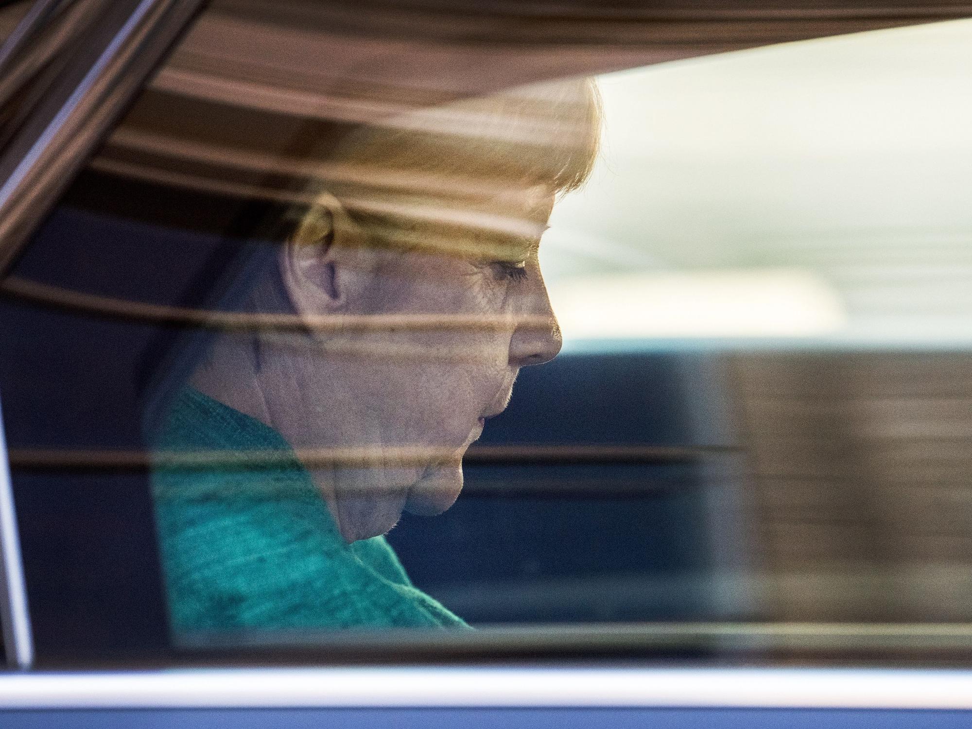 Angela Merkel (hier 2018 in ihrer Limousine) spricht selten über Privates.