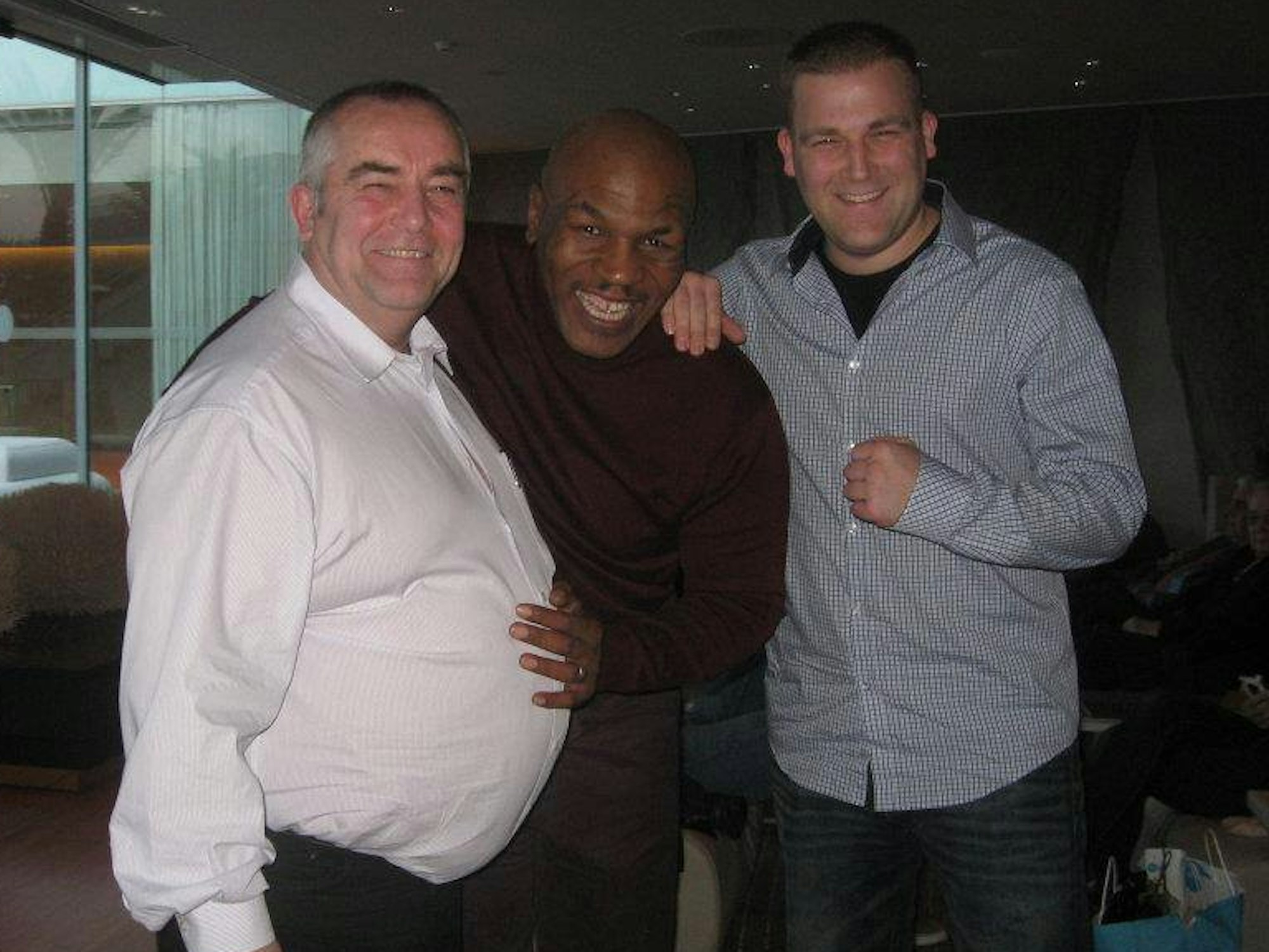 Treffen in Barcelona: Mike Tyson und die Familie Knieps bei einem gemeinsamen Schnappschuss 2012