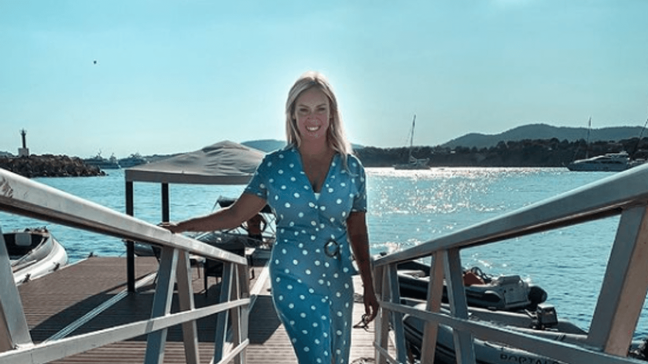 Julia Holz (hier in einem Instagram-Post) muss in Krankenhaus.