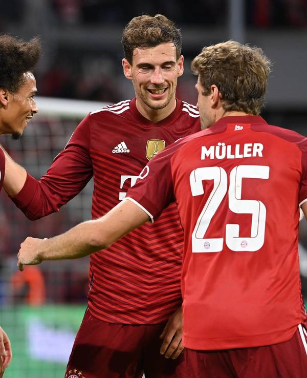 Robert Lewandowski, Leroy Sane, Leon Goretzka und Thomas Müller jubeln beim 5:0-Sieg von Bayern München in der Champions League