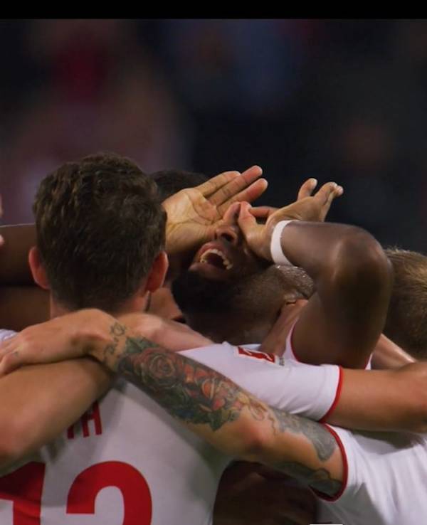 Jubeltraube beim 1. FC Köln über das 1:0 gegen RB Leipzig.