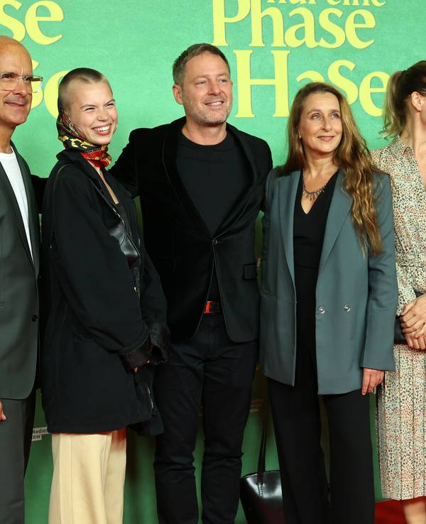 Roter Teppich zur Deutschlandpremiere im Filmpalast mit Christoph Maria Herbst, Emilia Nöth, Regisseur Florian Gallenberger, Barbara Philipp, Bettina Lamprecht und Jürgen Vogel