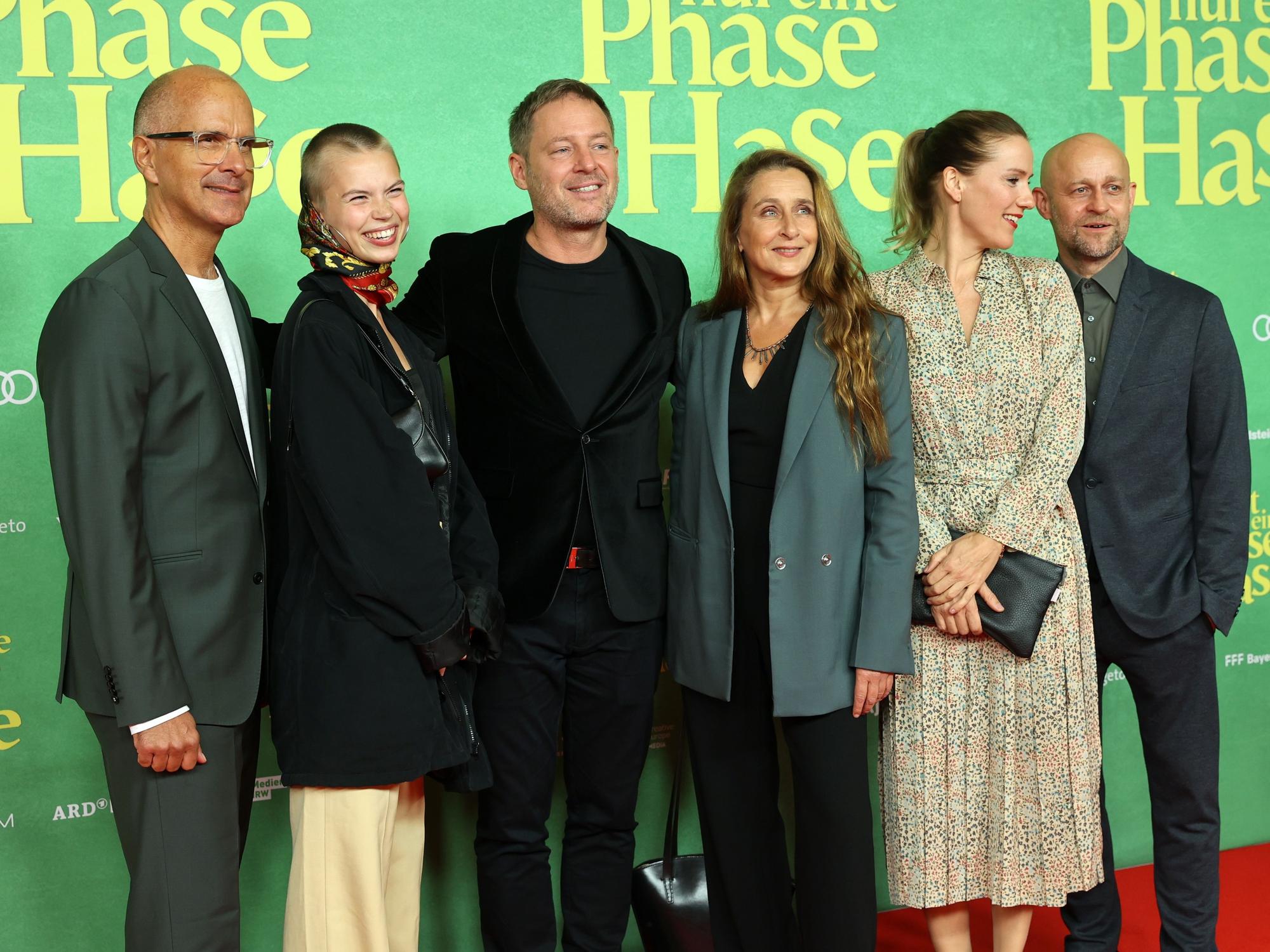 Roter Teppich zur Deutschlandpremiere im Filmpalast mit Christoph Maria Herbst, Emilia Nöth, Regisseur Florian Gallenberger, Barbara Philipp, Bettina Lamprecht und Jürgen Vogel