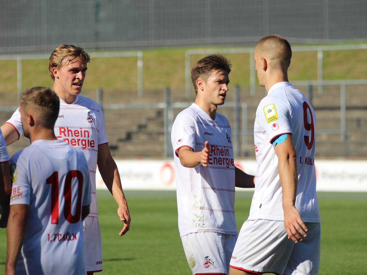 Timo Hübers (1. FC Köln) und Noah Katterbach sind für die Rerserve des 1. FC Köln im Einsatz.