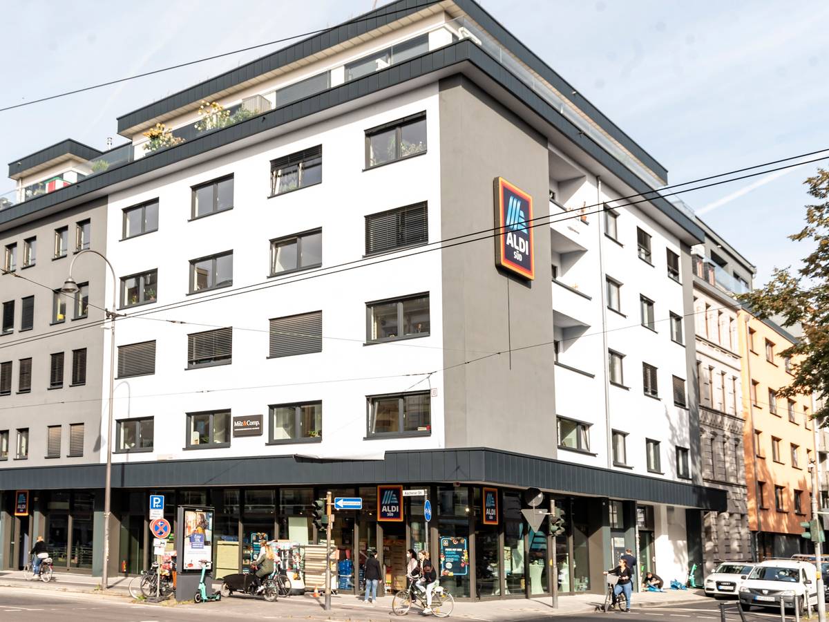 Die neue Aldi-Filiale an der Aachener Straße Ecke Moltkestraße von außen.