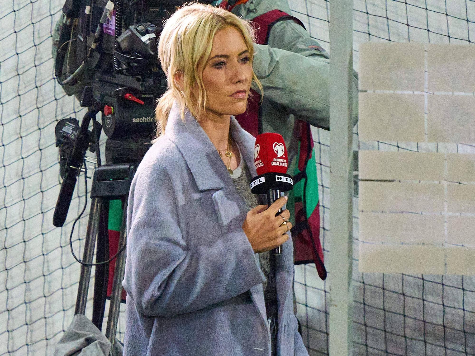 Laura Papendick von RTL beim Länderspiel gegen Liechtenstein.