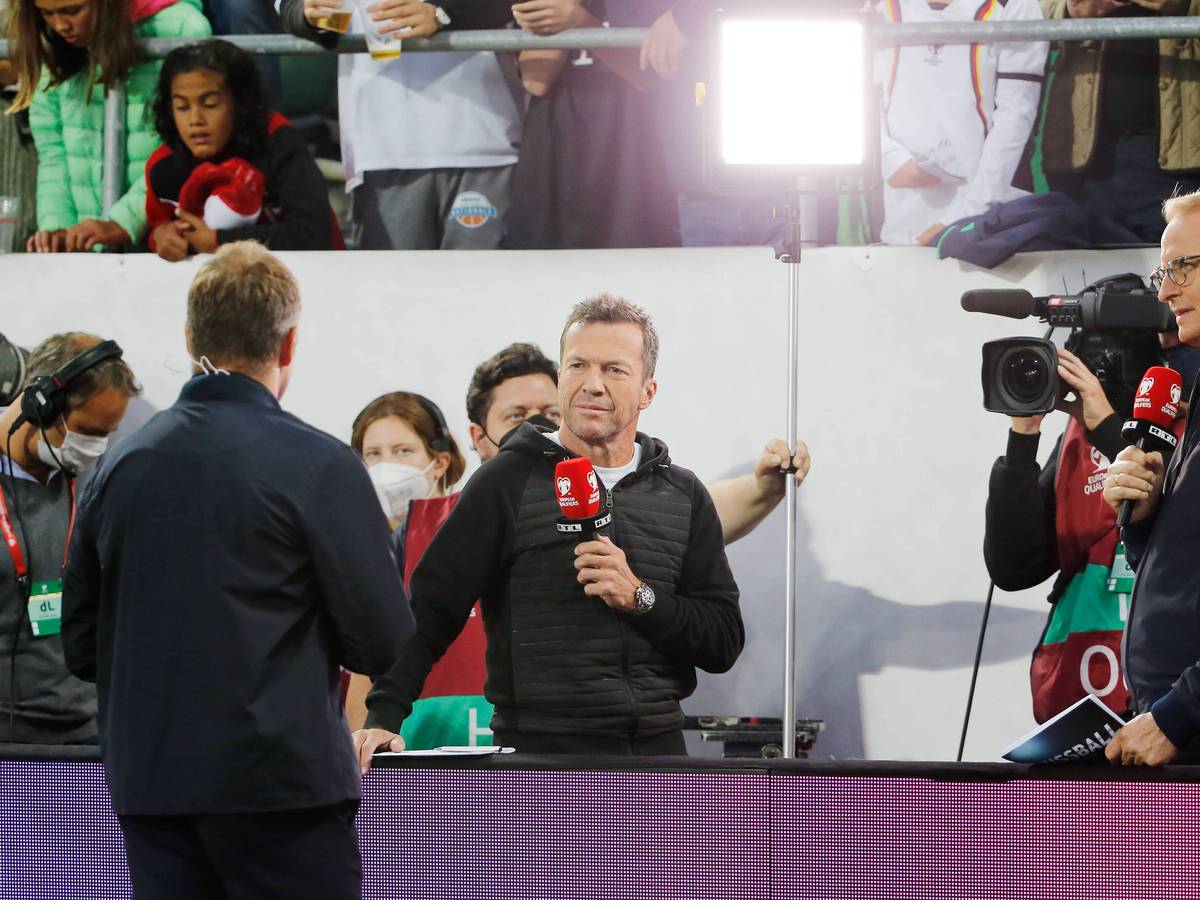 Bundestrainer Hansi Flick im Interview mit Lothar Matthäus und Florian König bei RTL.