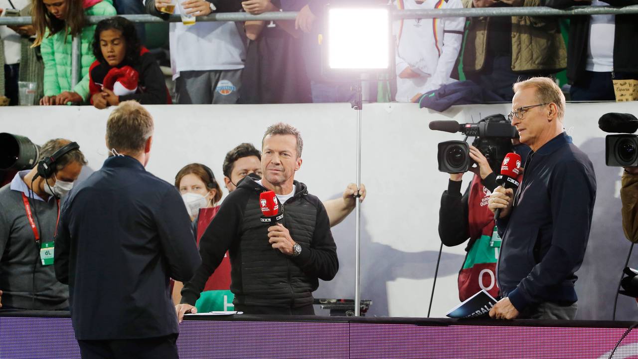 Bundestrainer Hansi Flick im Interview mit Lothar Matthäus und Florian König bei RTL.