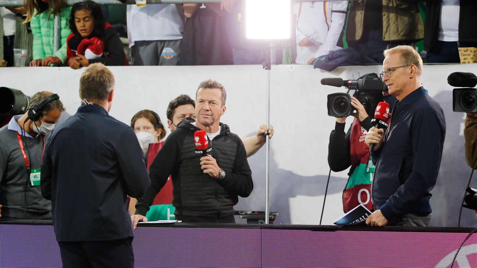 Bundestrainer Hansi Flick im Interview mit Lothar Matthäus und Florian König bei RTL.