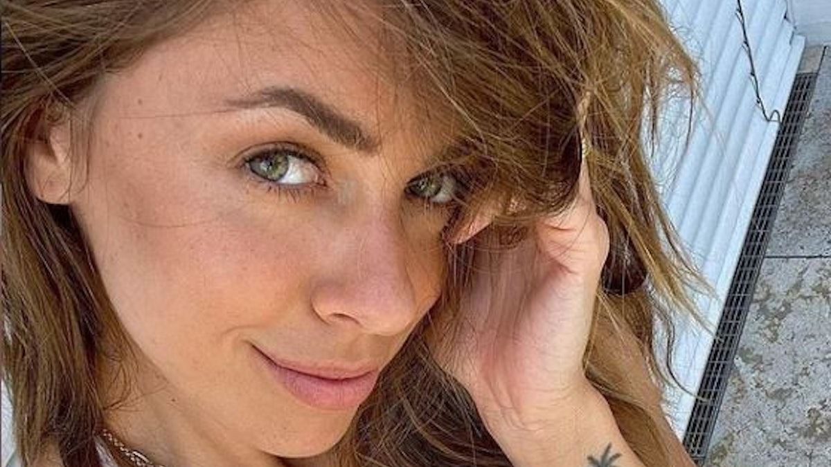 Vanessa Mai lächelt auf einem Selfie, das sie am 25. Juli 2021 auf Instagram postete, in die Kamera