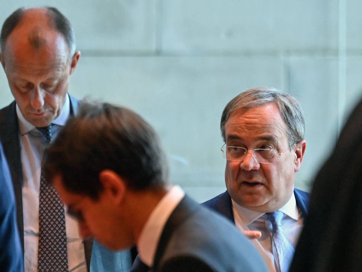 Armin Laschet (re.) und Friedrich Merz, CDU-Bundestagsabgeordneter am 28. September 2021 in Berlin.