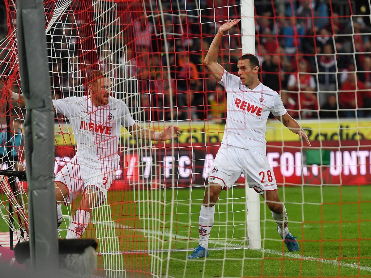 Rafael Czichos und Ellyes Skhiri spielen für den 1. FC Köln gegen Greuther Fürth.