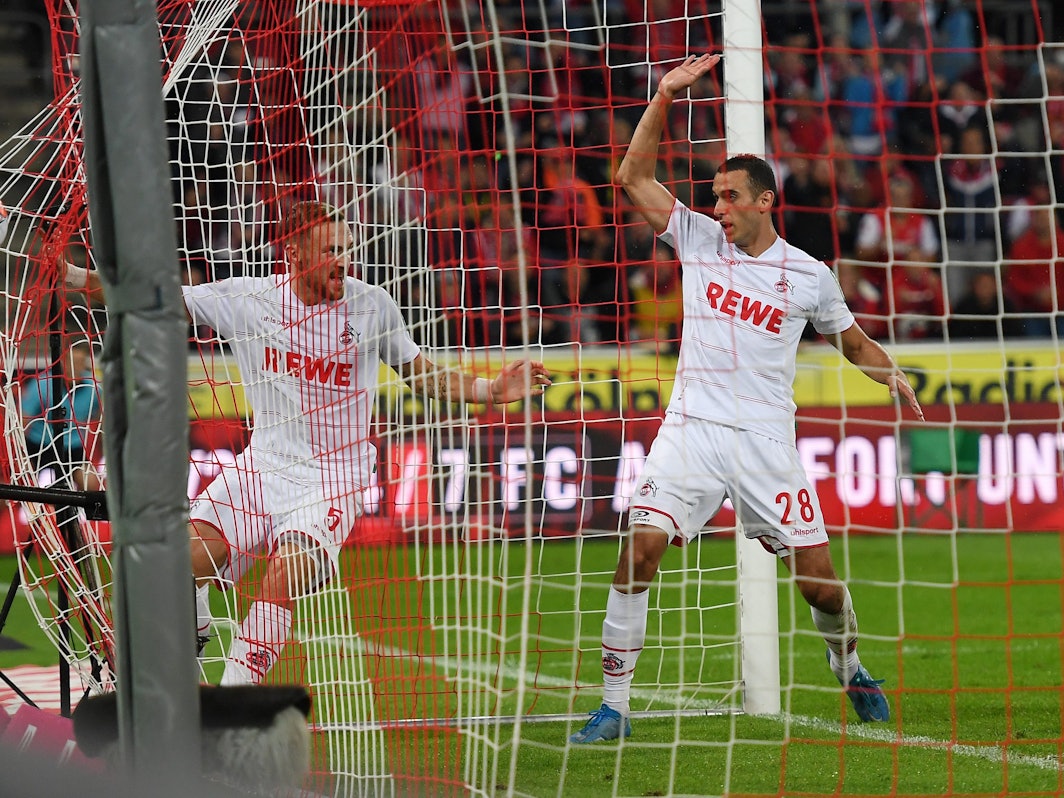 Rafael Czichos und Ellyes Skhiri spielen für den 1. FC Köln gegen Greuther Fürth.