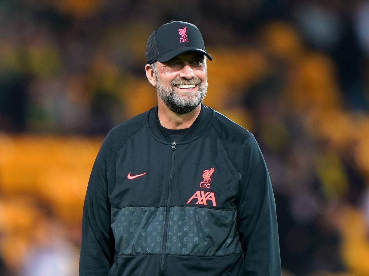 Jürgen Klopp grinst