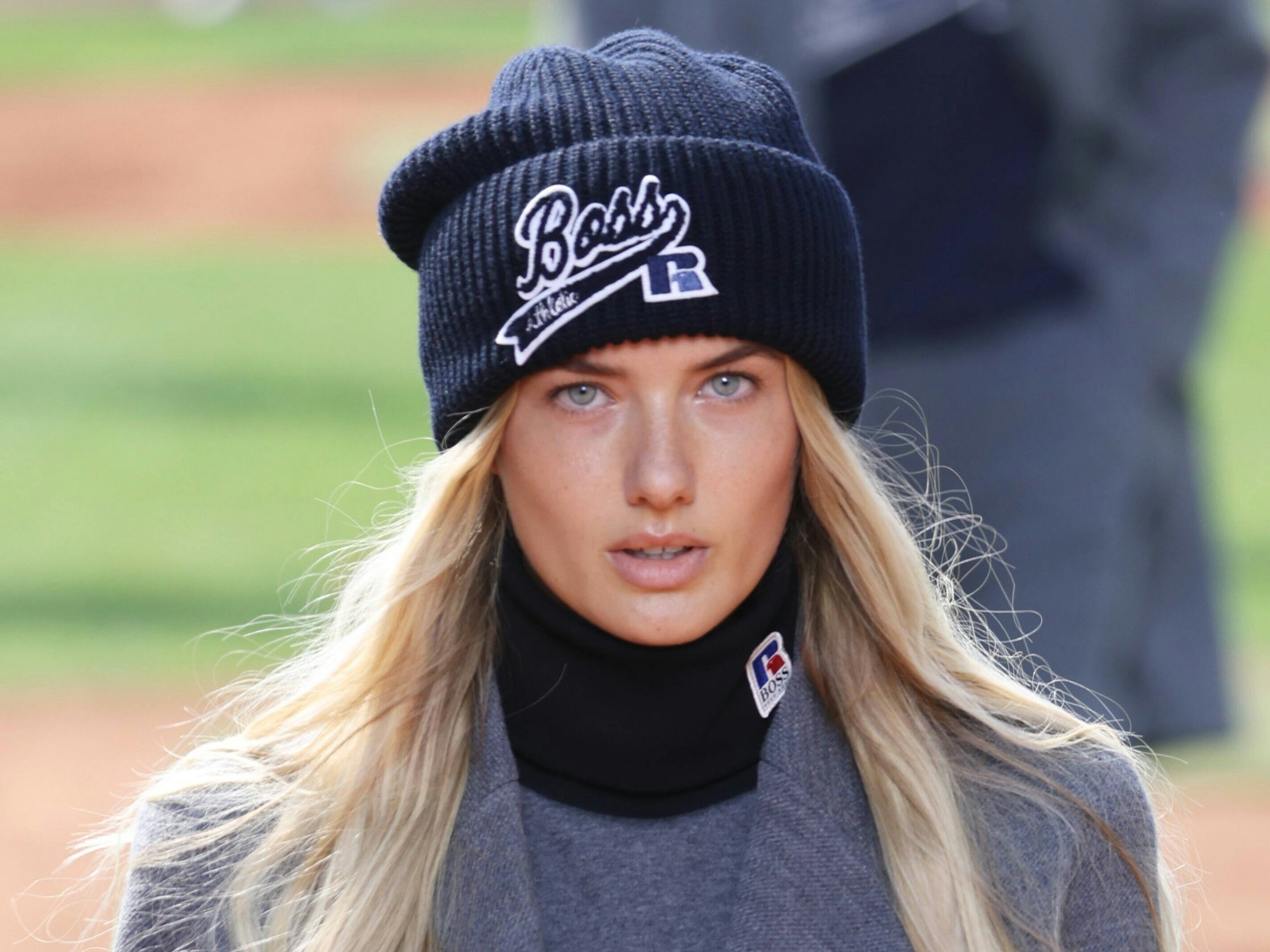 Alica Schmidt mit Hugo Boss-Mütze.