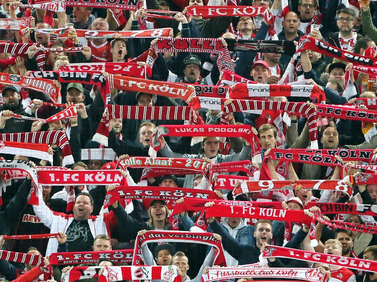 Fans des 1. FC Köln gegen Greuther Fürth