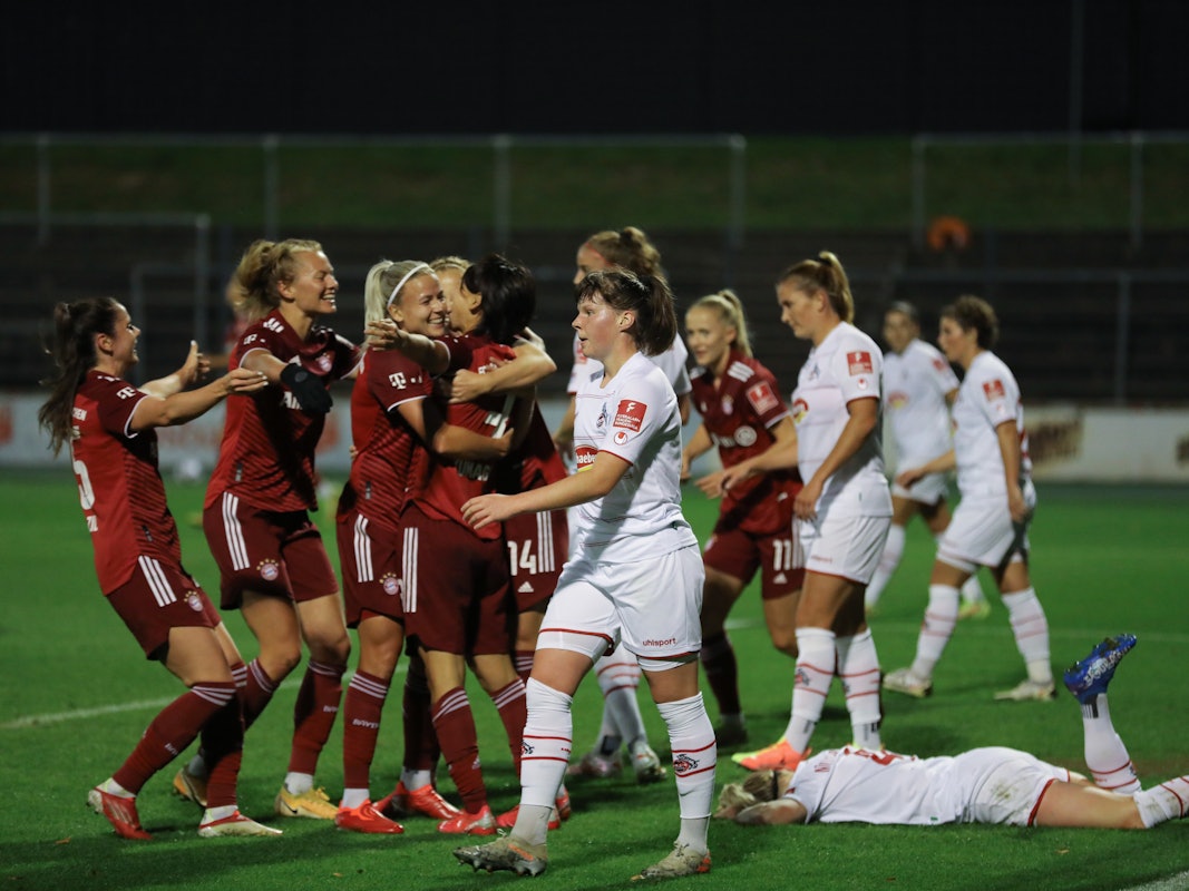 Der 1. FC Köln verliert in der Frauen-Bundesliga gegen den FC Bayern München.