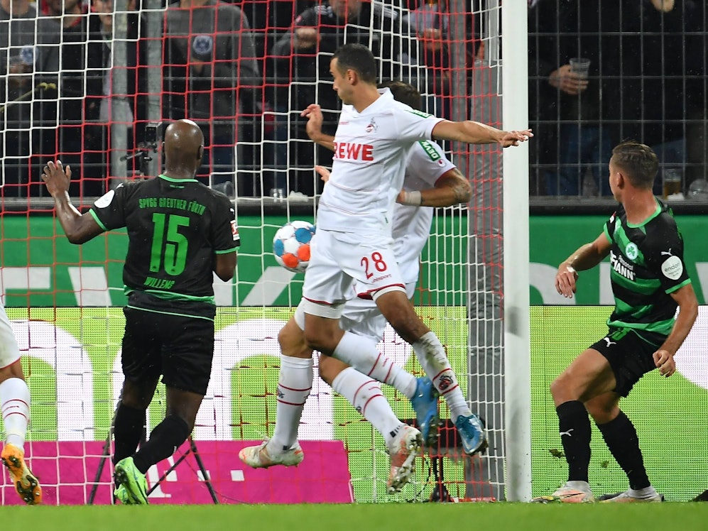 Ellyes Skhiri und Rafael Czichos treffen gemeinsam gegen Fürth.