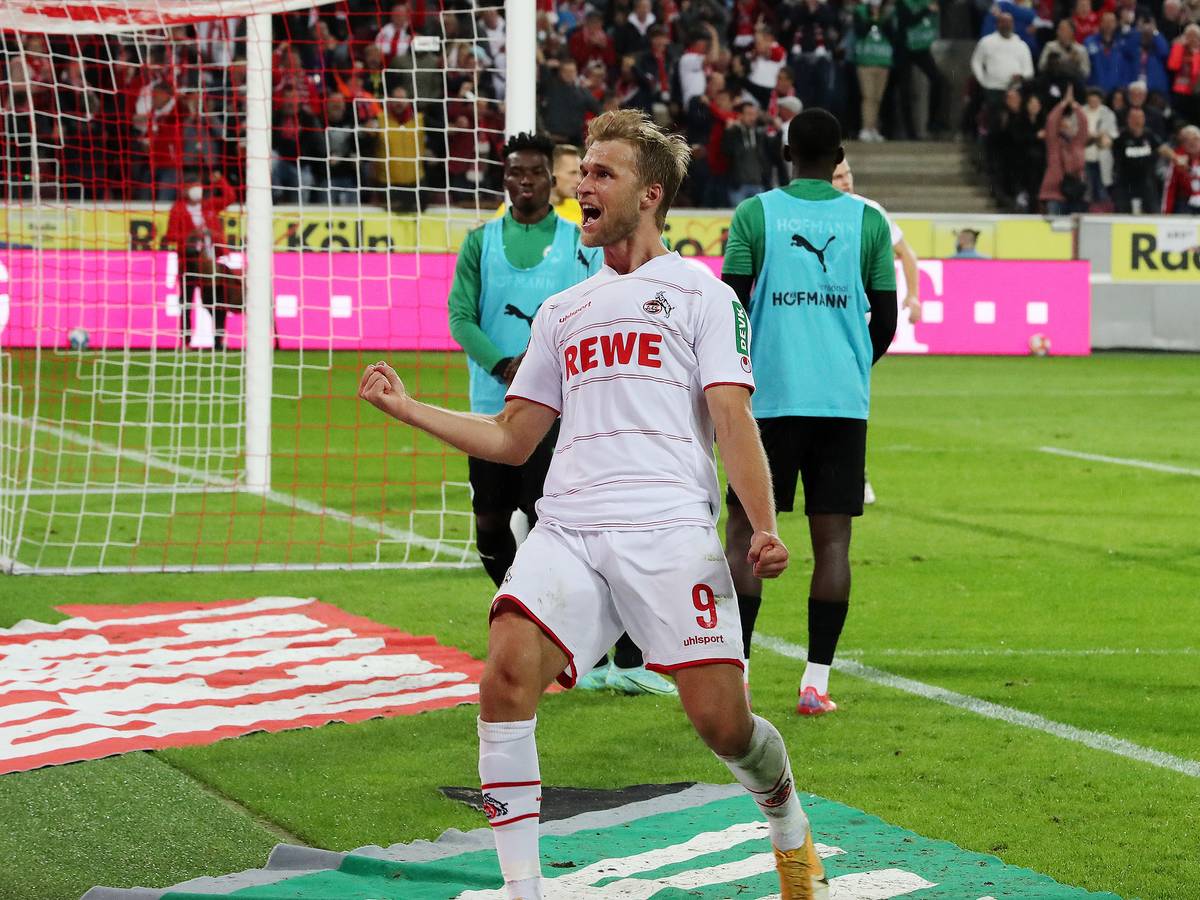 Sebastian Andersson vom 1. FC Köln jubelt gegen Greuther Fürth.