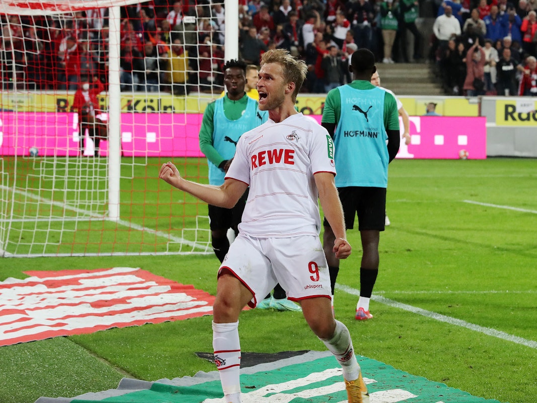 Sebastian Andersson vom 1. FC Köln jubelt gegen Greuther Fürth.