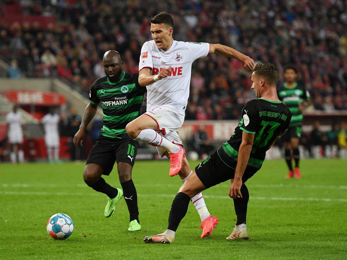 Dejan Ljubicic spielt für den 1. FC Köln gegen Greuther Fürth.