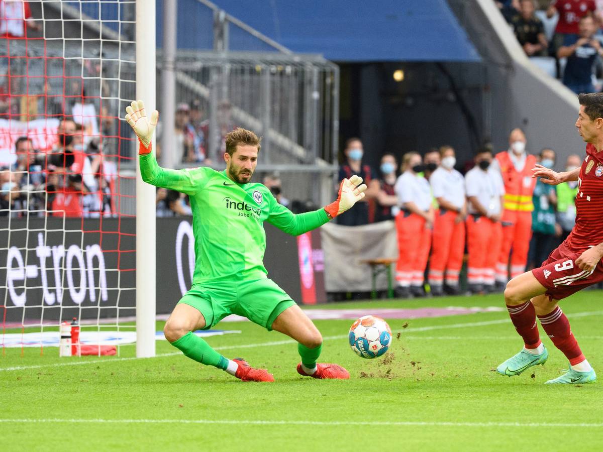 Robert Lewandowski scheitert an Kevin Trapp.