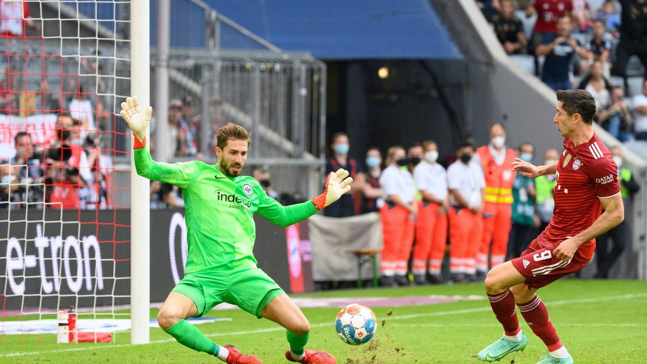 Robert Lewandowski scheitert an Kevin Trapp.