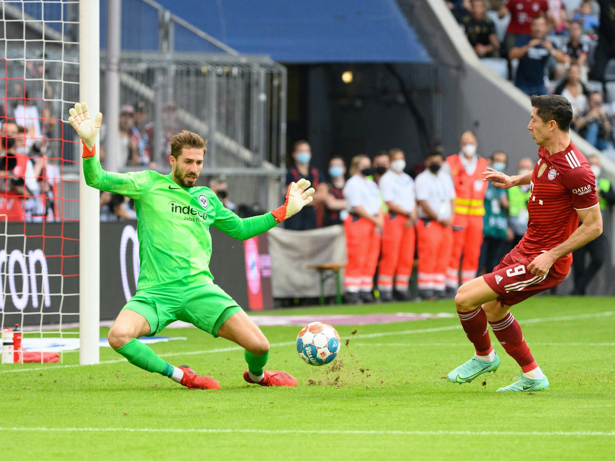Robert Lewandowski scheitert an Kevin Trapp.