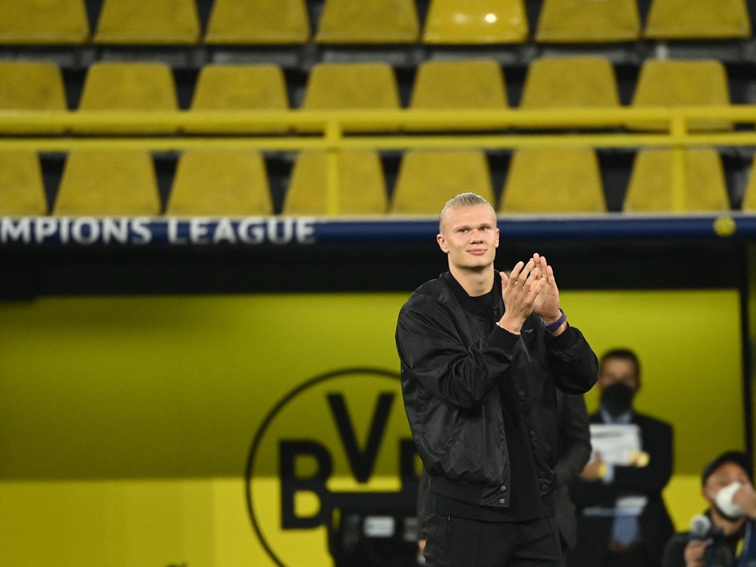 Erling Braut Haaland wurde in Dortmund von der UEFA als bester Stürmer ausgezeichnet.