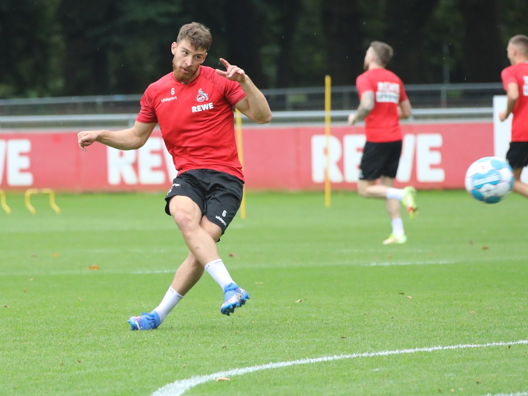 Salih Özcan trainiert beim 1. FC Köln.