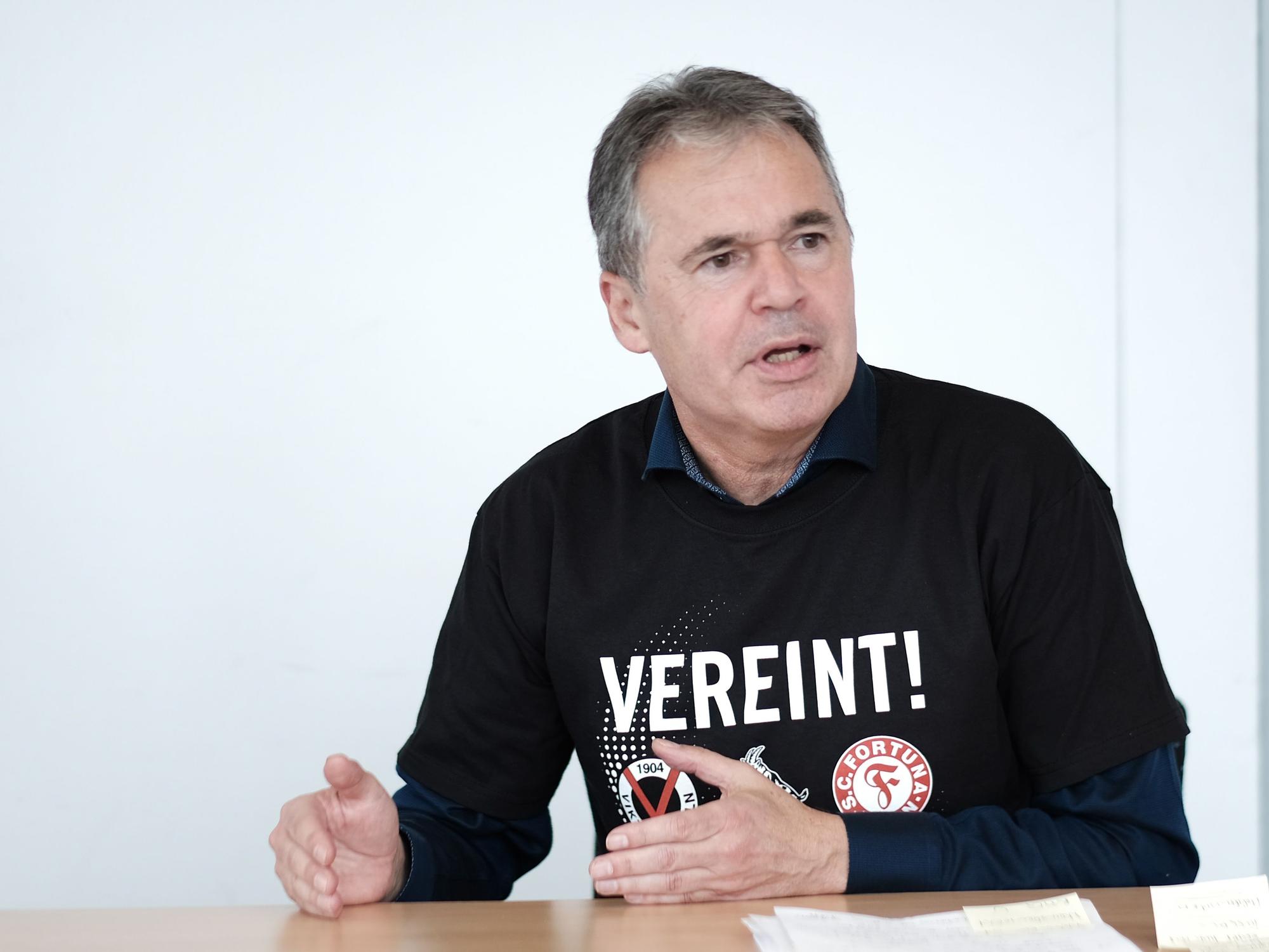 Andreas Rettig erläutert seine Pläne beim Redaktionsbesuch.