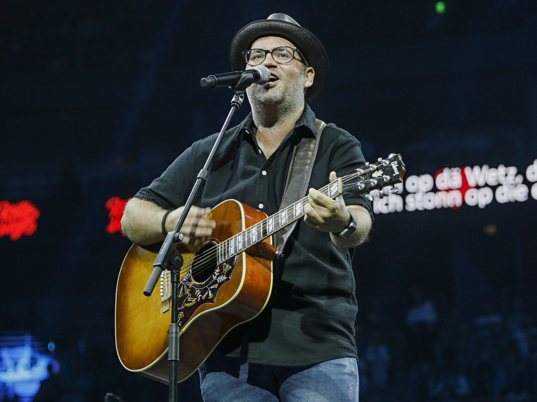 Björn Heuser singt am 3. Oktober 2021 in der Lanxess-Arena. Ein Konzert am Ostersonntag musste er absage.