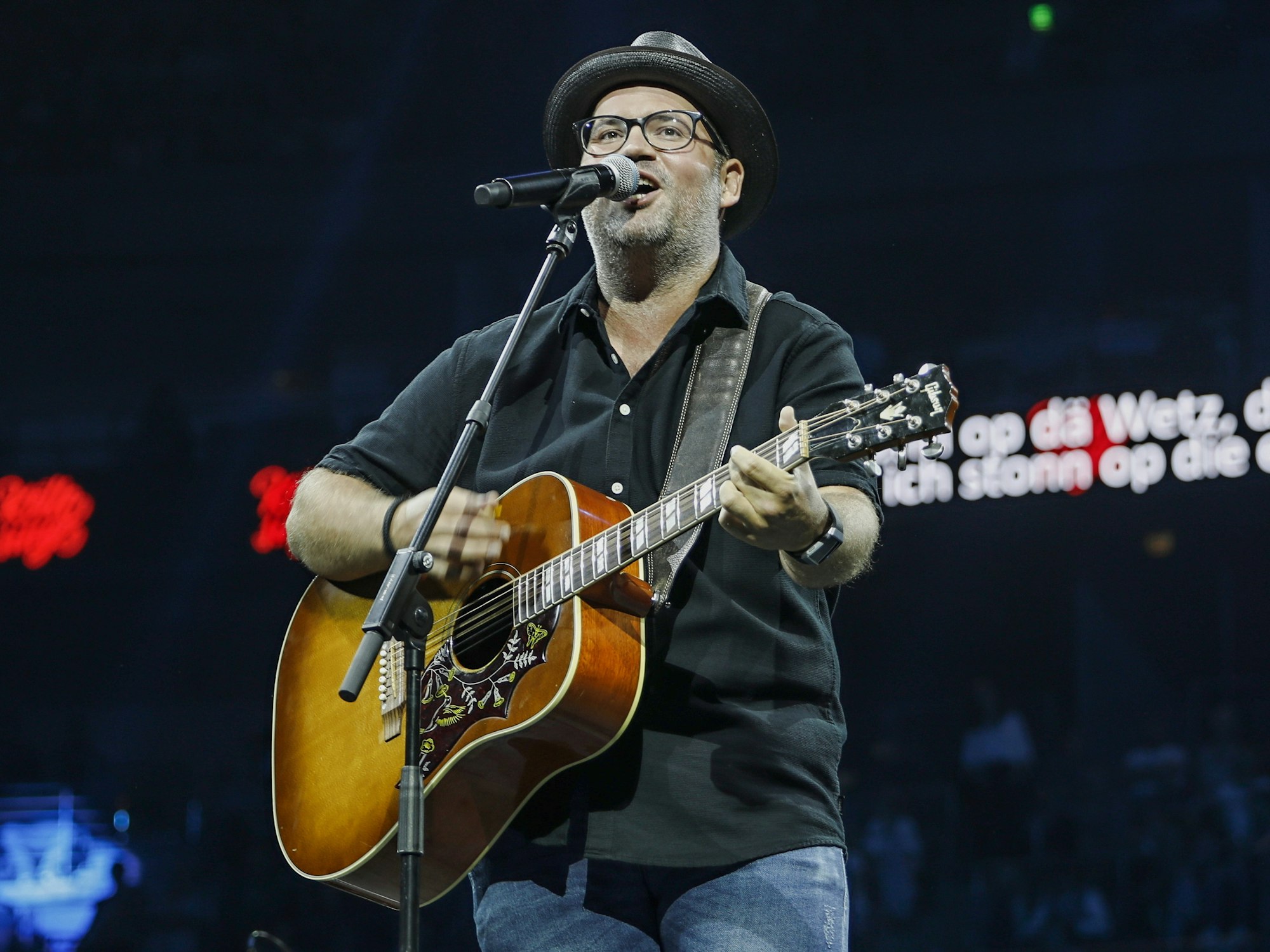 Björn Heuser singt am 3. Oktober 2021 in der Lanxess-Arena. Ein Konzert am Ostersonntag musste er absage.