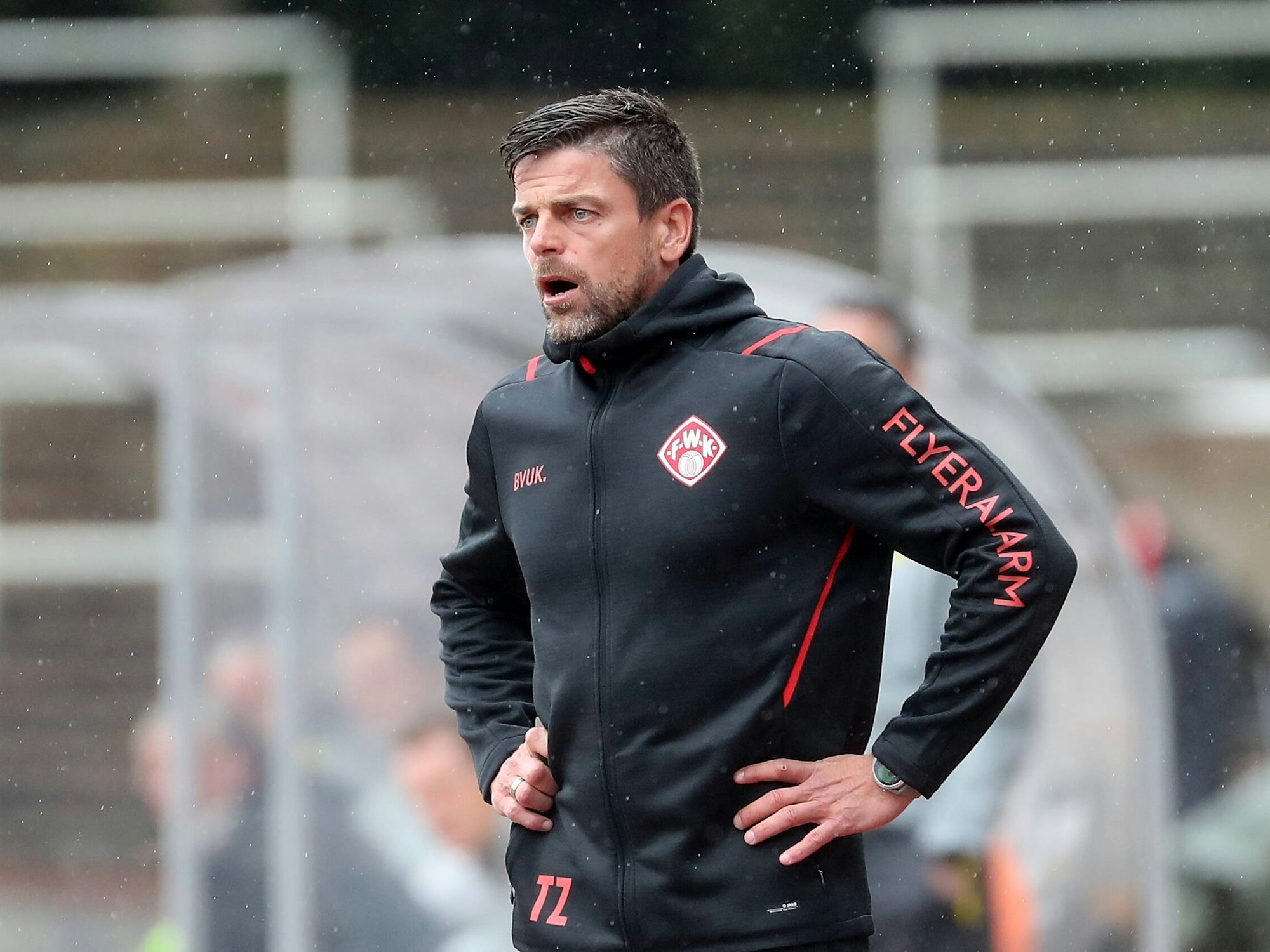 Torsten Ziegner öffnet schockiert den Mund.