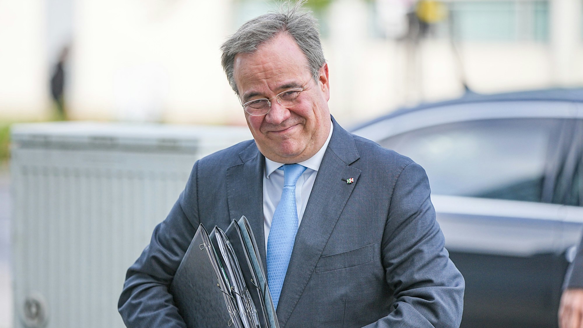 Armin Laschet, CDU-Bundesvorsitzender und Ministerpräsident von Nordrhein-Westfalen, kommt am Sonntag (3. Oktober) zur Vorbereitung von Sondierungsgesprächen zwischen der CDU und der FDP am Konrad- Adenauer Haus an. Er tagt am Dienstag mit dem Landesvorstand, um seine Nachfolge zu klären.