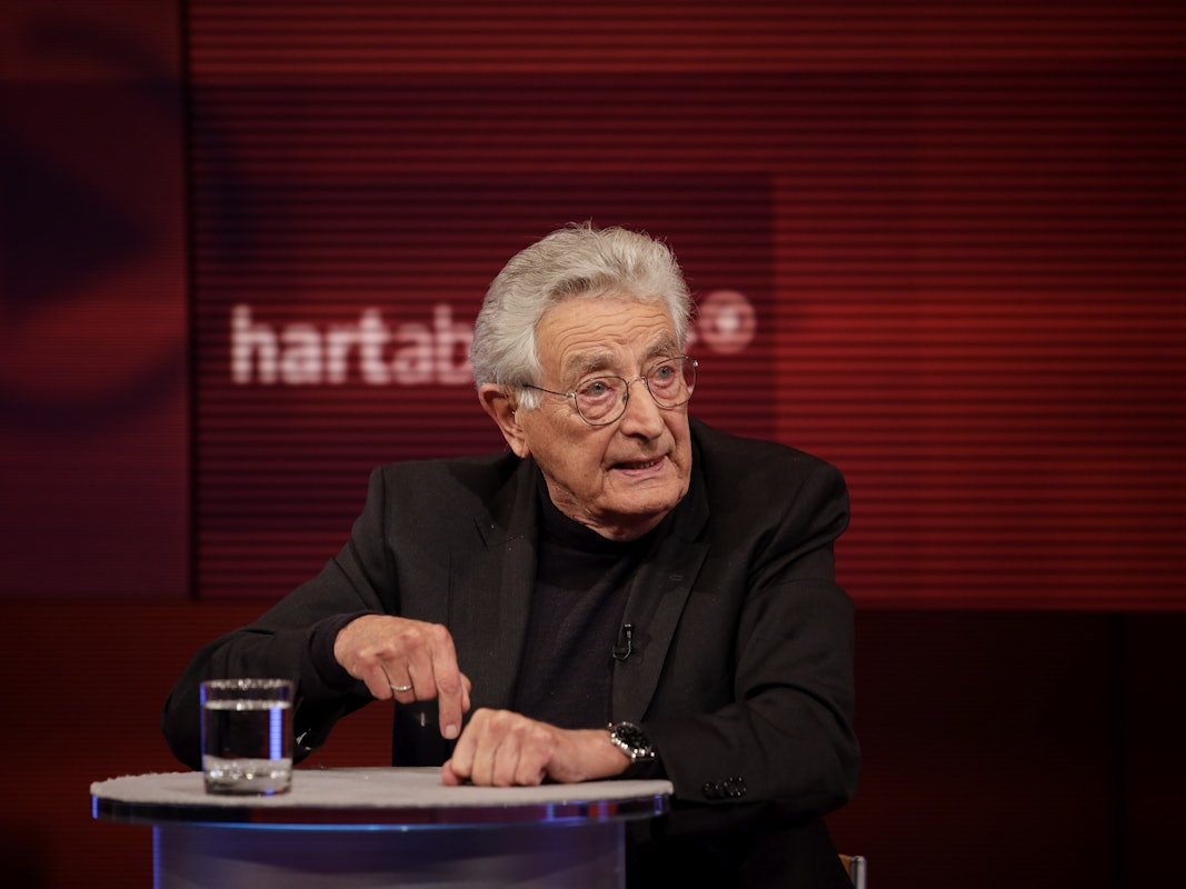 FDP-Urgestein Gerhart Baum wurde bei „Hart aber fair“ am Montagabend (05. September) plötzlich wütend, als es um Armin Laschet ging.