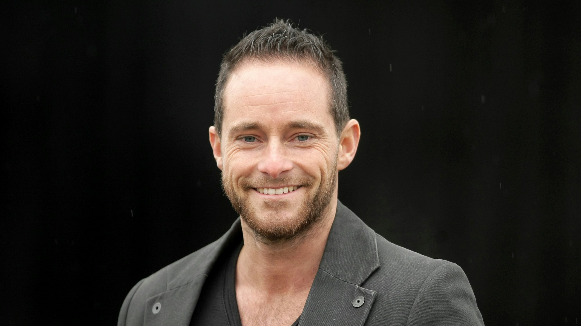 Der Stabhochsprungtrainer und Schriftsteller Balian Buschbaum ist transsexuell.