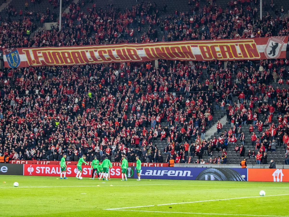 Fans von Union Berlin im Spiel der UEFA Conference League gegen Maccabi Haifa