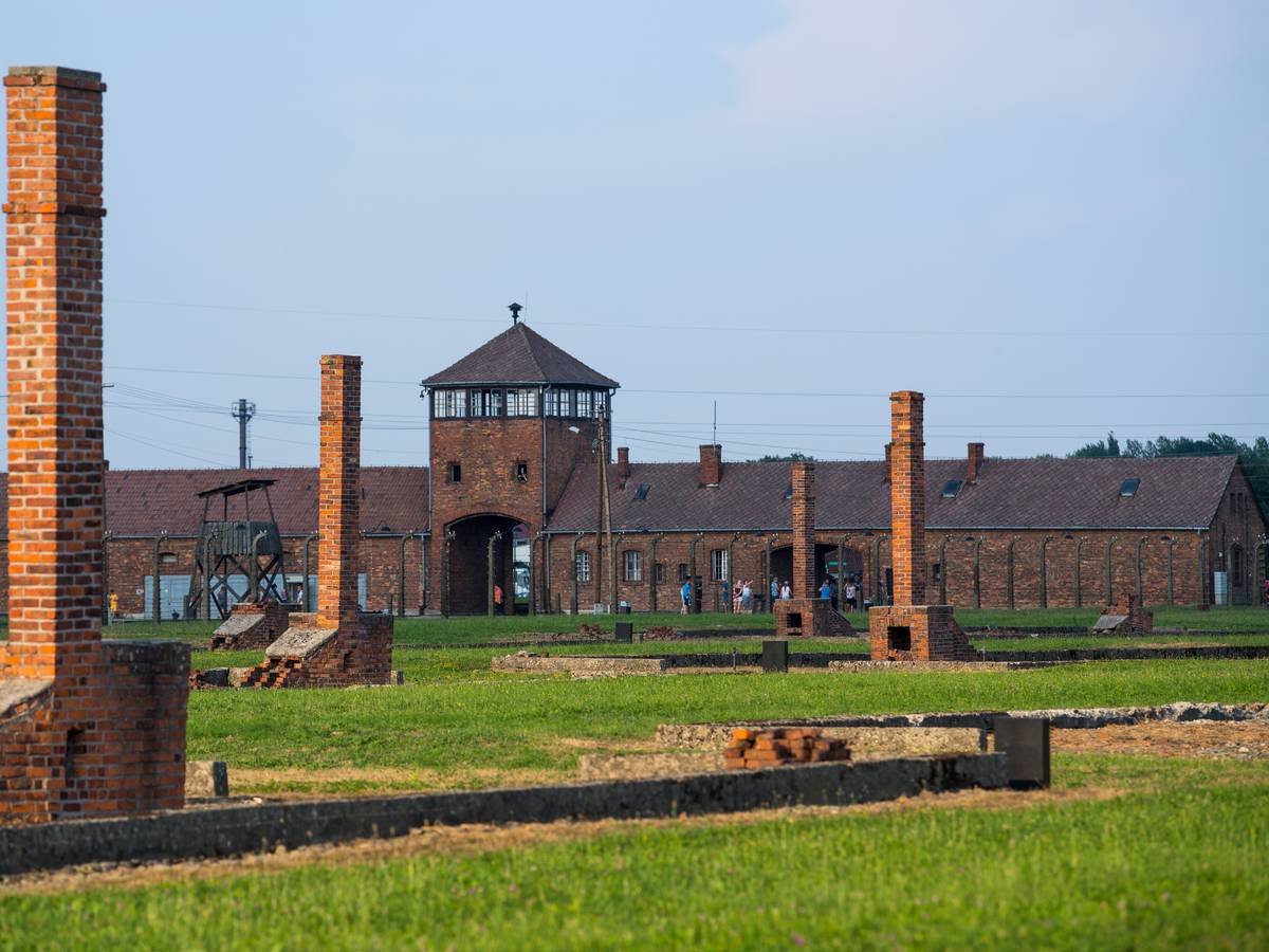 An der NS-Gedenkstätte Auschwitz (hier ein Archivfoto von 2018) kam es zu einem „abscheulichen Angriff“.