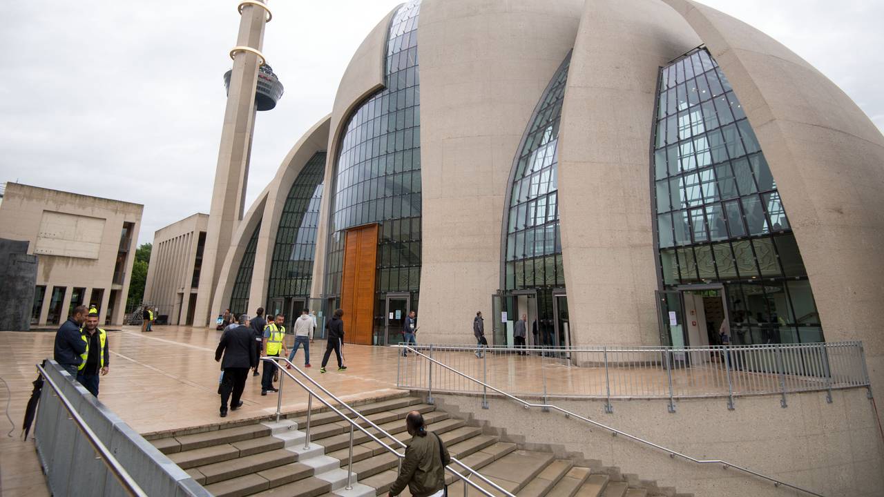 Das Foto zeigt die Zentralmoschee in Köln.