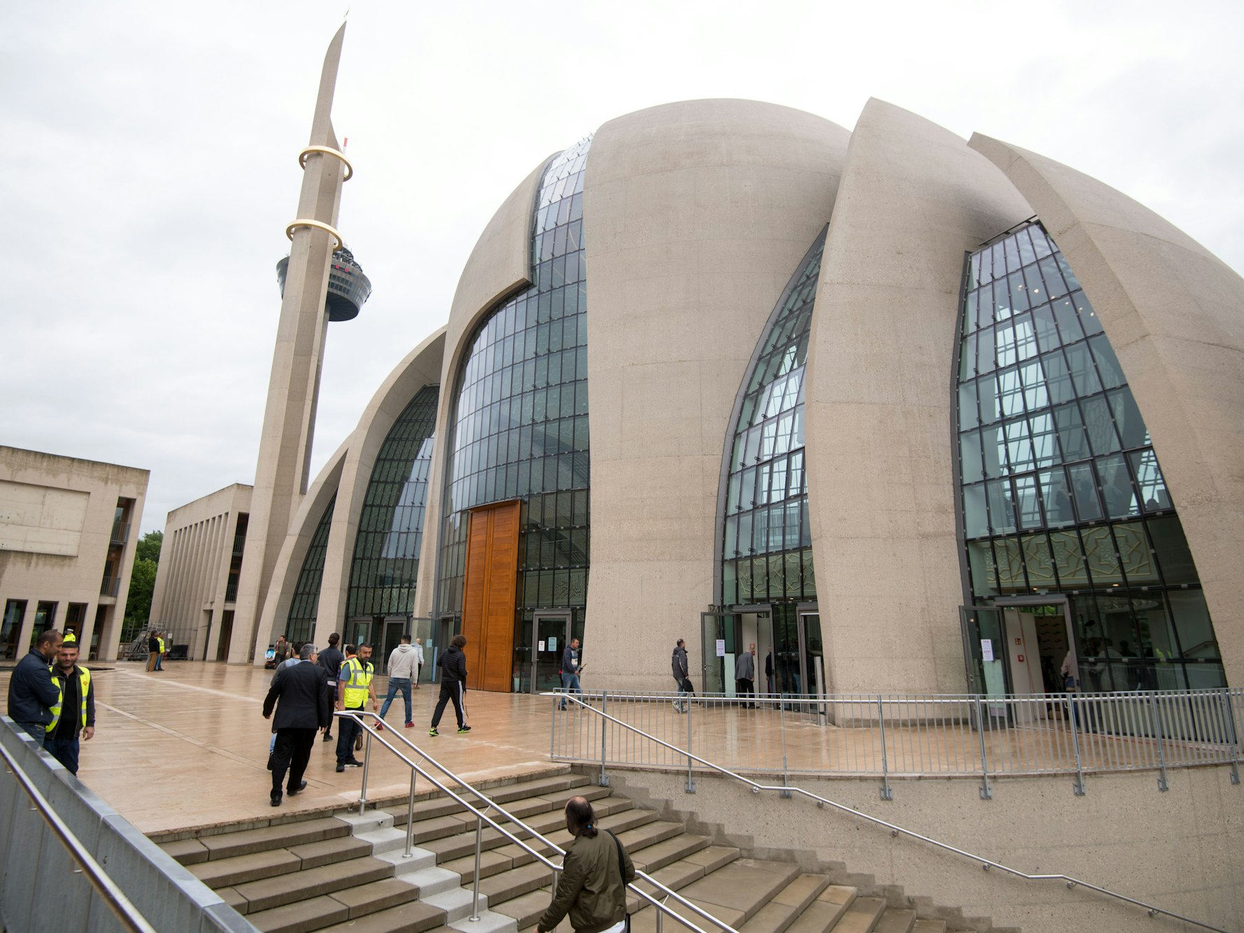 Die Kölner Zentralmoschee am 9. Juni 2017 in Ehrenfeld.