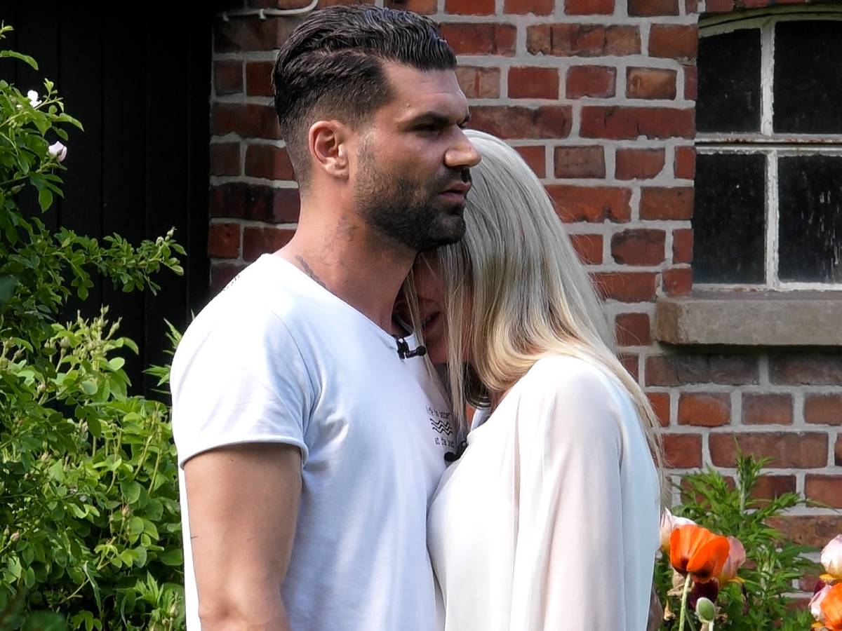 Das Sommerhaus der Stars - Kampf der Promipaare, Teil 1
Mike Cees, Michelle Monballijn
Foto: RTL