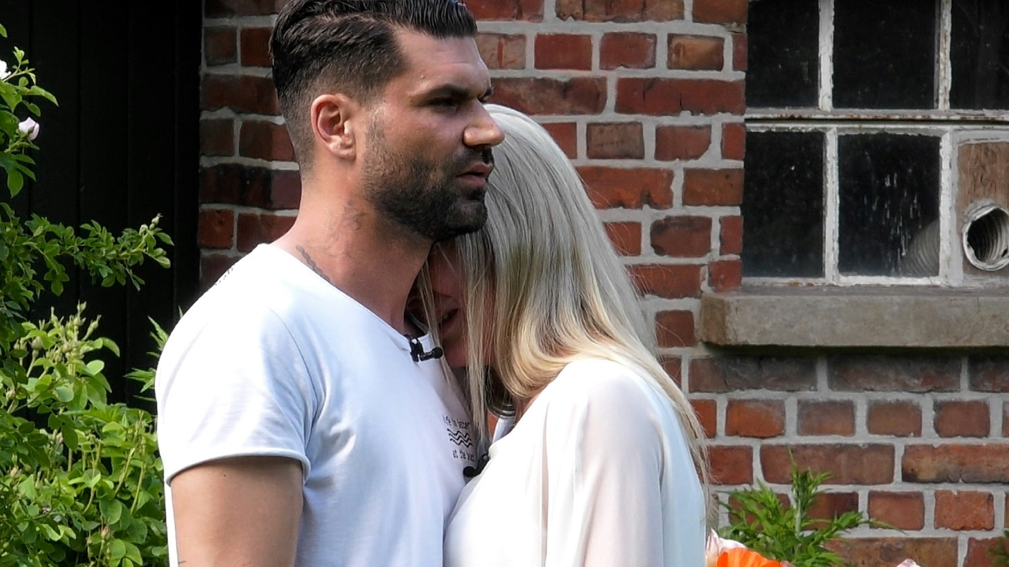 Das Sommerhaus der Stars - Kampf der Promipaare, Teil 1
Mike Cees, Michelle Monballijn
Foto: RTL