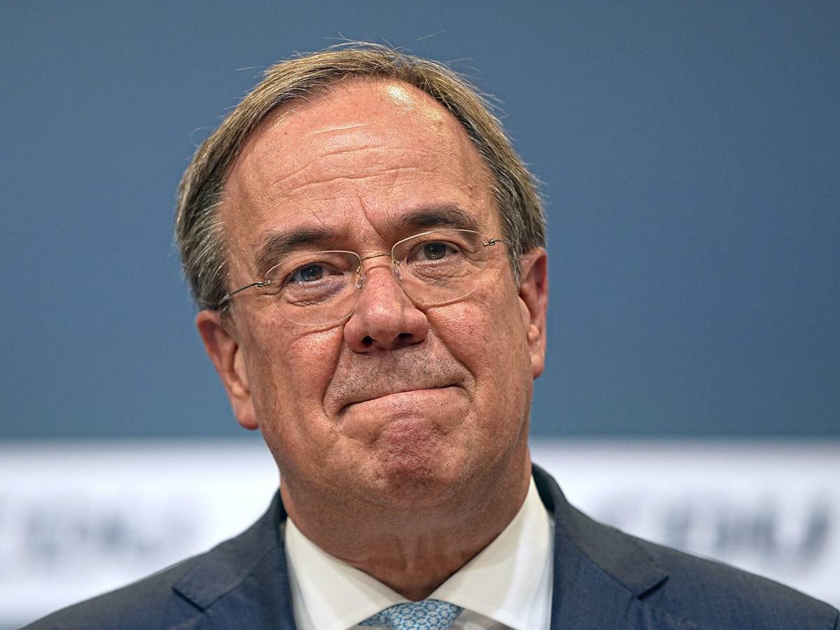 Armin Laschet, CDU-Bundesvorsitzender und Ministerpräsident von Nordrhein-Westfalen, gibt ein Pressestatement zum Fortgang der Sondierungsgespräche im Konrad-Adenauer-Haus. Er spricht auch über die Zukunft der Partei.