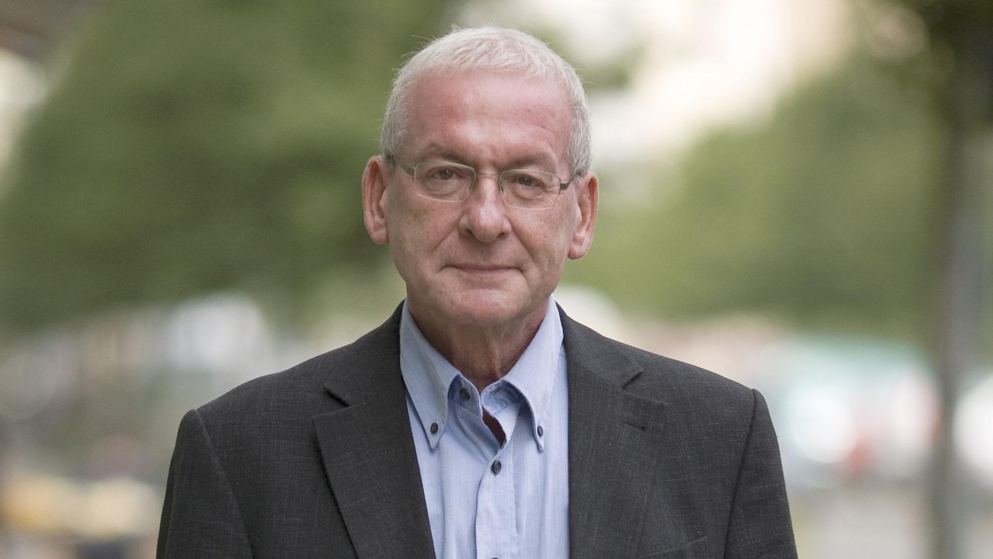 Peter Zwegat: „Raus aus den Schulden“ hieß sein beliebtes Format bei RTL. Unser Archivbild zeigt ihn 2008 in Berlin. Nun soll die Sendung neu aufgelegt werden.