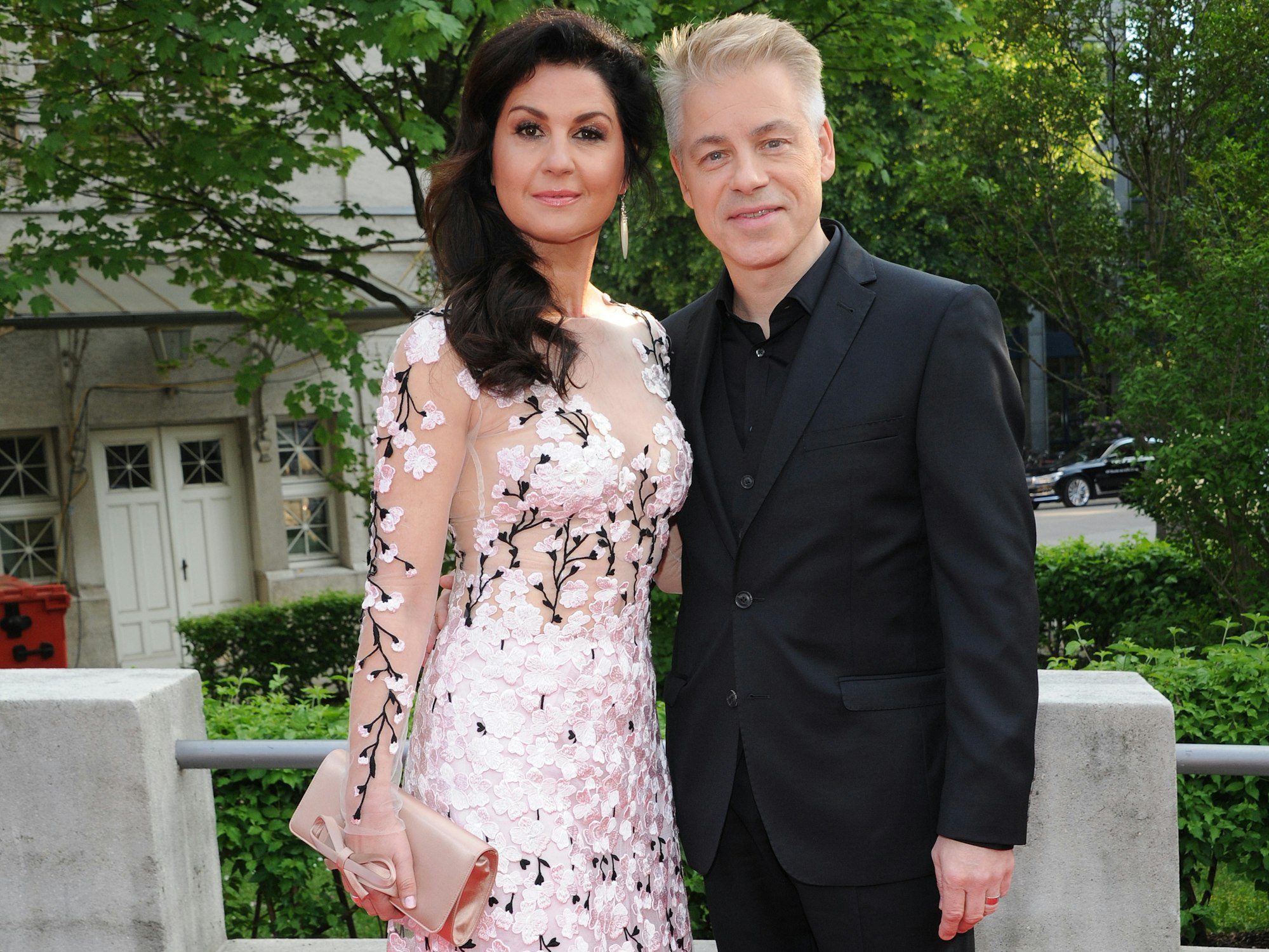 München: Michael Mittermeier und seine Frau, die Sängerin Gudrun kommen zur Verleihung des Bayerischen Fernsehpreises in das Prinzregententheater.