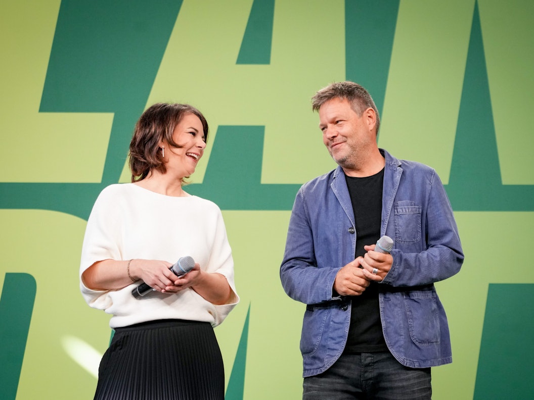 Annalena Baerbock und Robert Habeck befinden sich in Sondierungsgesprächen mit FDP und SPD, Ziel ist ein Ampel-Bündnis.