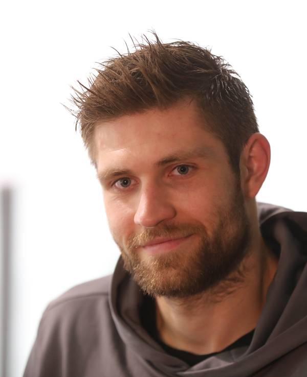 Leon Draisaitl (Edmonton Oilers) beim Training der Kölner Haie im Oktober 2020.