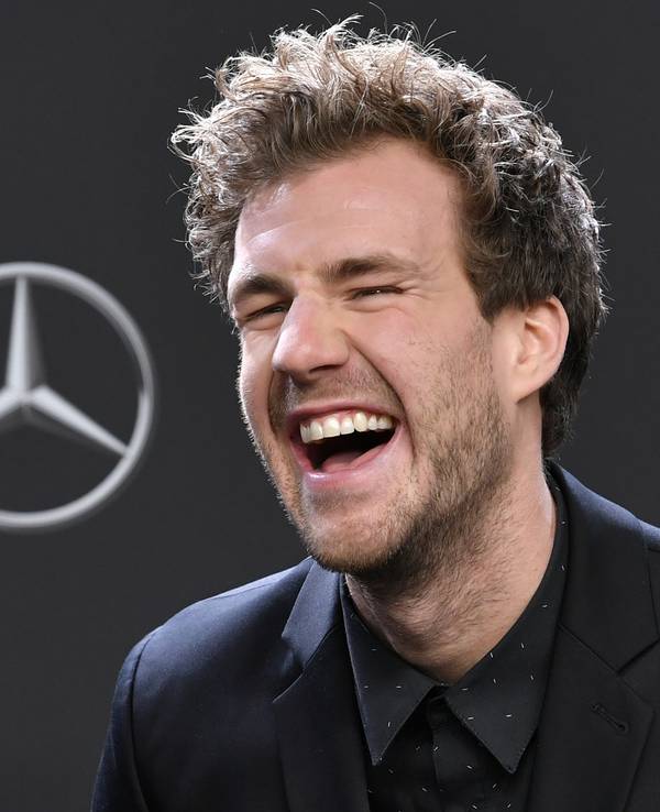 Luke Mockridge: Der Künstler hat drei Namen. Sie alle haben eine einzelne Bedeutung. Hier sieht man den Komiker 2018 in Berlin bei der Verleihung des Bambi.