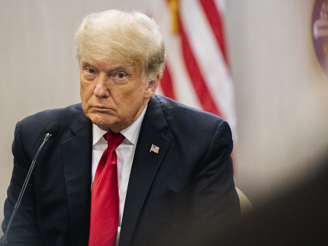 Donald Trump: Er will verhindern, dass seine Ex-Vertrauten über den Sturm aufs Kapitol auspacken. Durch den erschreckenden Putschversuch kamen insgesamt fünf Menschen ums Leben.